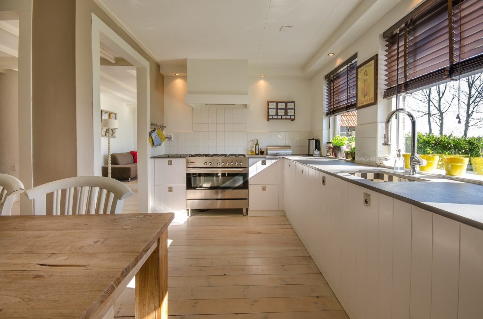 Bright kitchen shown on the current ReadyToHost website